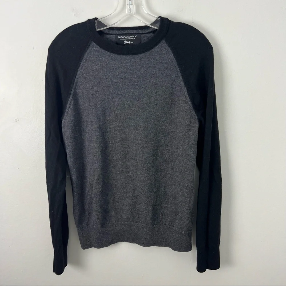 Banana Republic 100% Italian Fine Merino Wool Raglan Crewneck Sweater